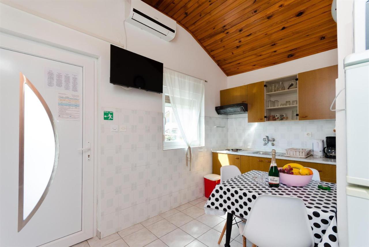 Apartments Anica F Lopar Exterior photo